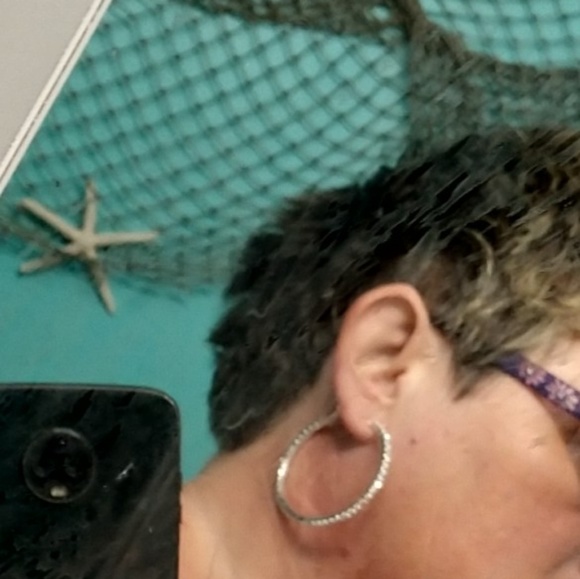 Large silver cz hoops earrings - Picture 4 of 6